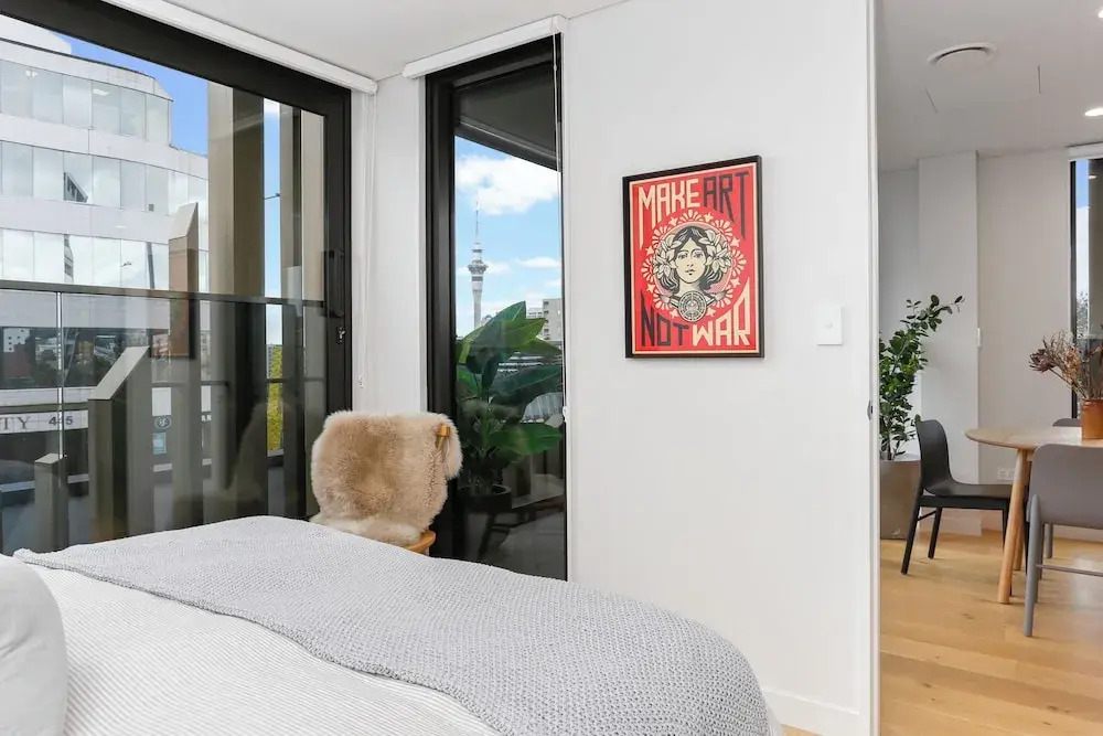 Lighthouse Apartments by Urban Rest