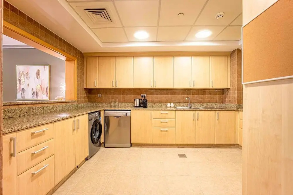 Spacious New Furnished 2br M Palm Jumeirah