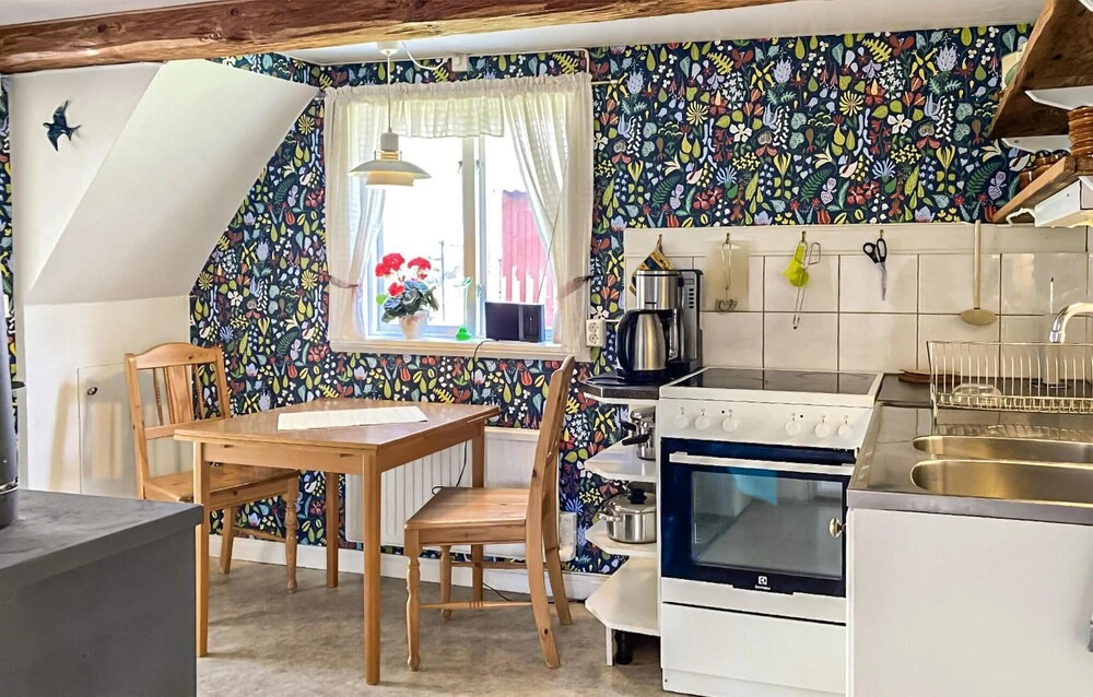 Three-Bedroom Holiday Home In Brakne Hoby