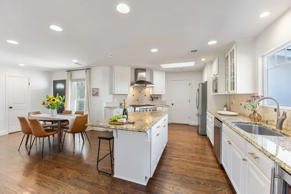 W/ Hot Tub & Detached Office, Modern 3br In Napa! 3 Bedroom Home by RedAwning