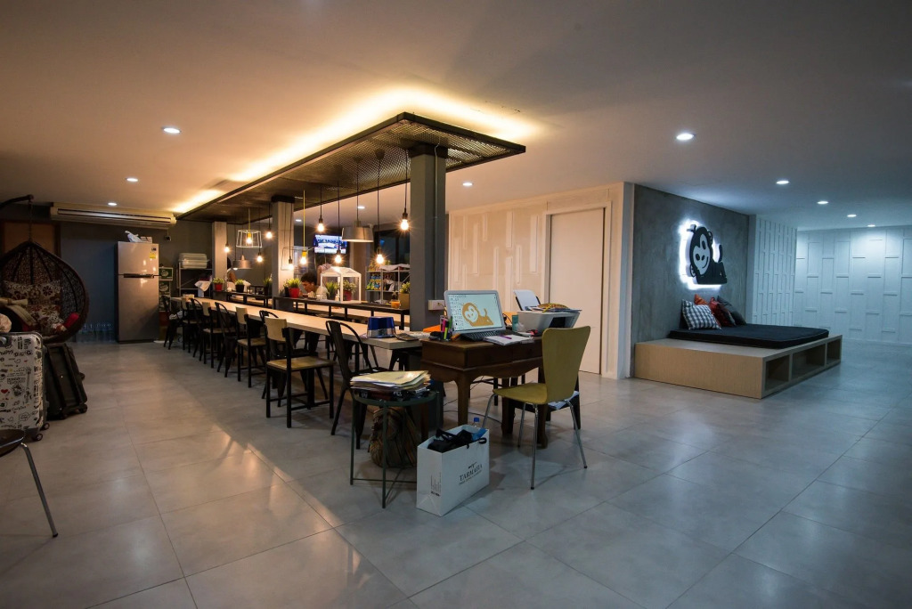 MonkeyNap Hostel