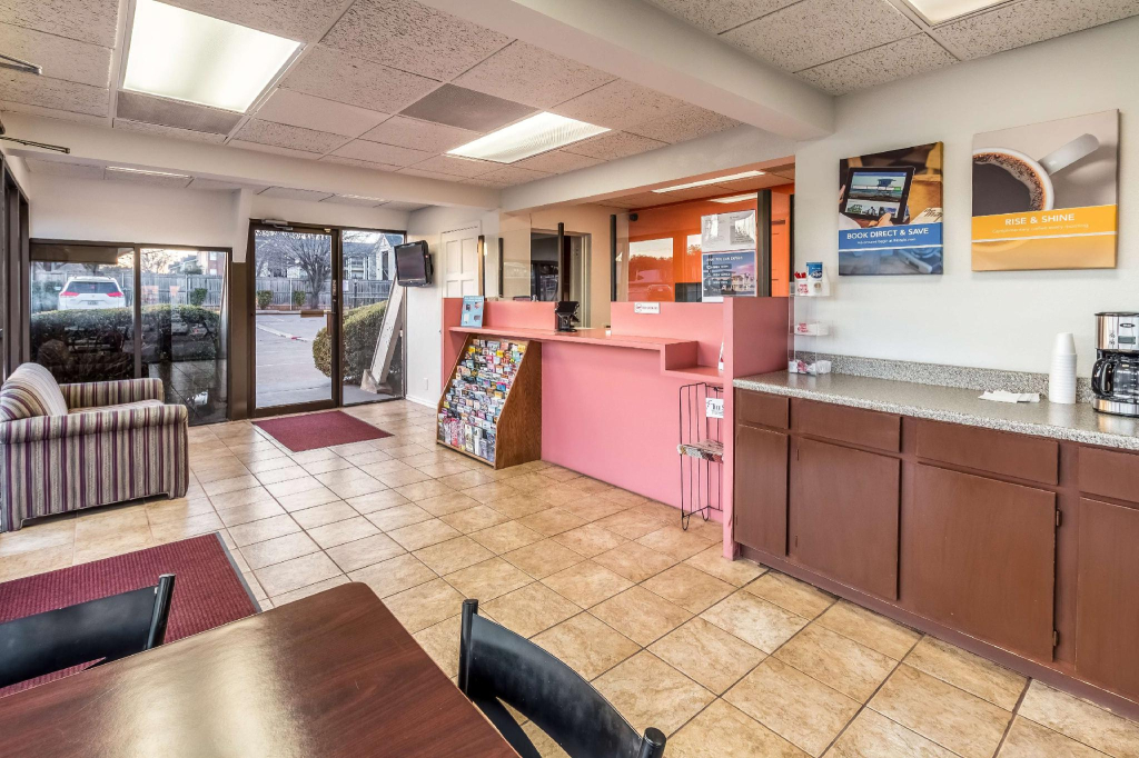 Motel 6-Arlington, TX - UTA