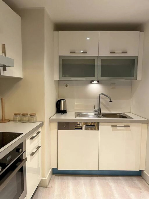 1bedroom Apartment With Terrace Near Mail of Istanbul