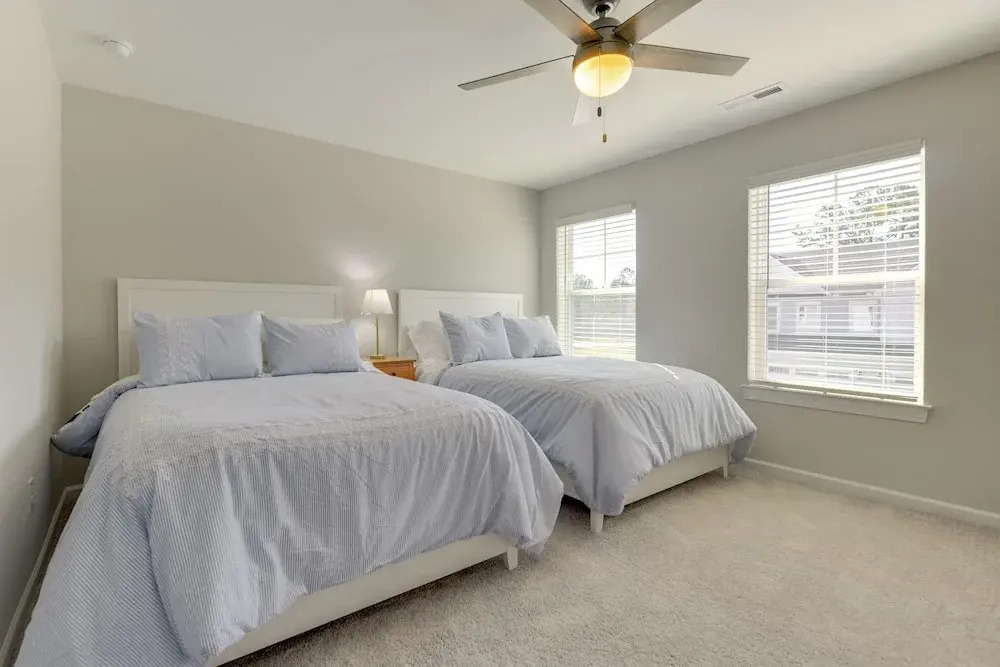 Townhome w/ Pool! 7 Mi to Ocean Isle Beach