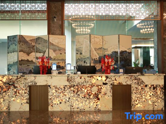 Grand Hotel Mangshi Shengshui Lake