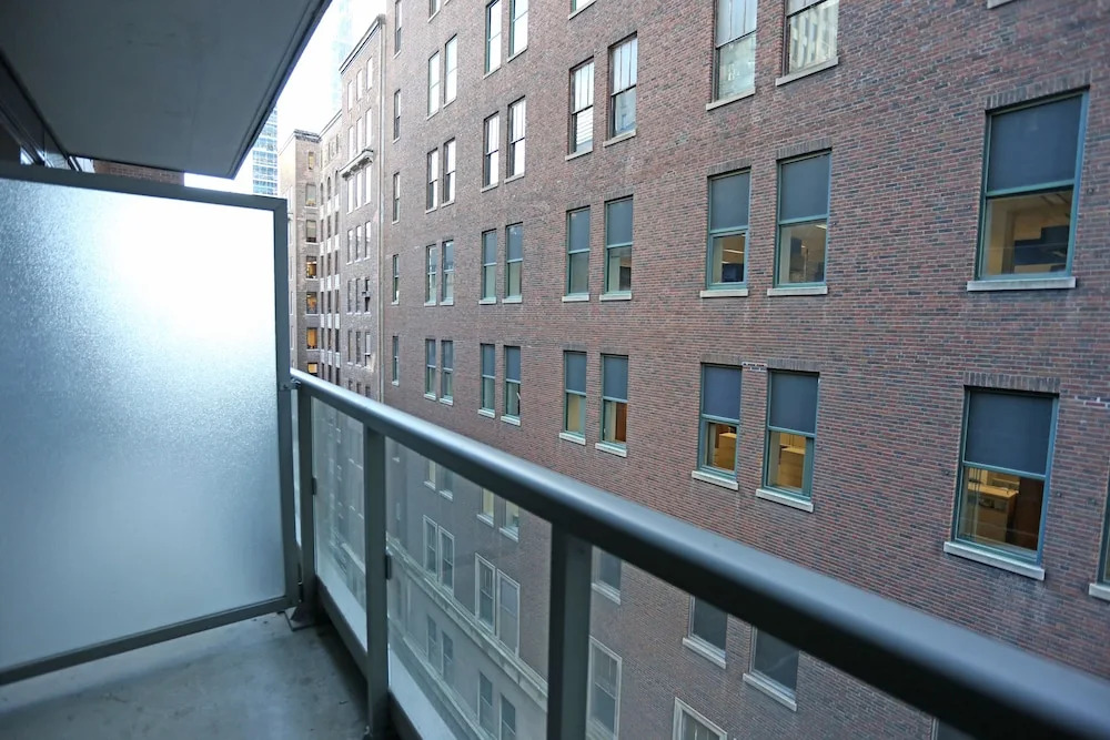 Marvelous 2 Bdrm in Downtown Toronto