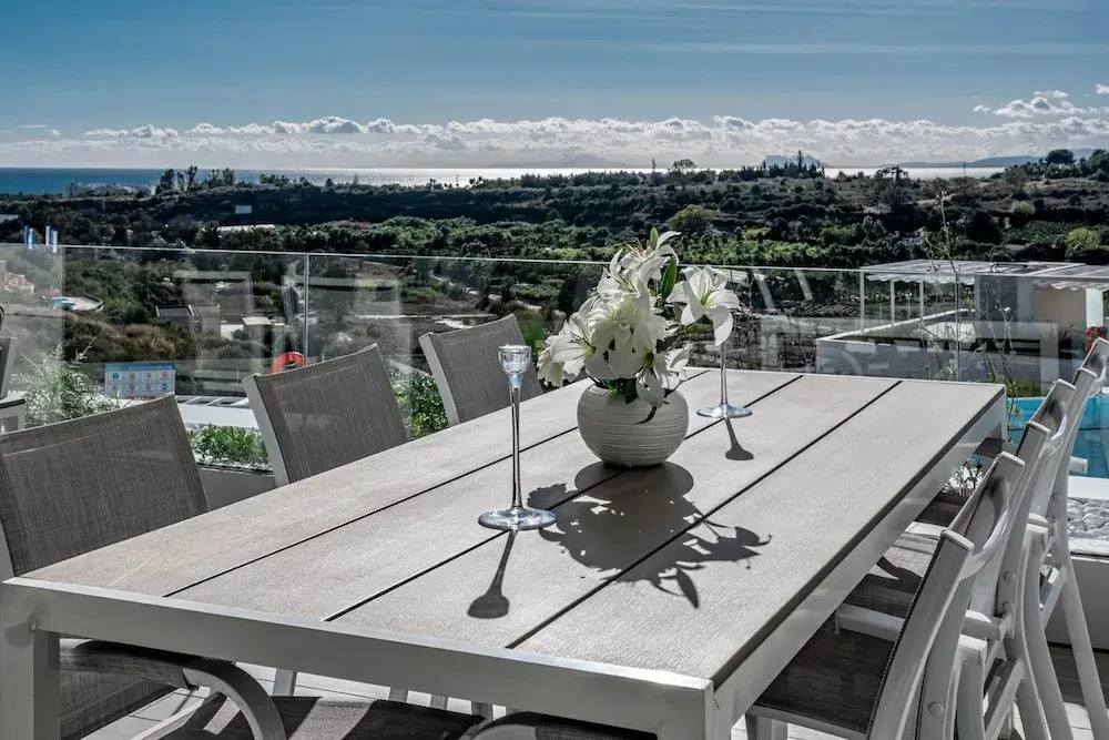 OV5 BB- Modern Family Flat Lovely Views