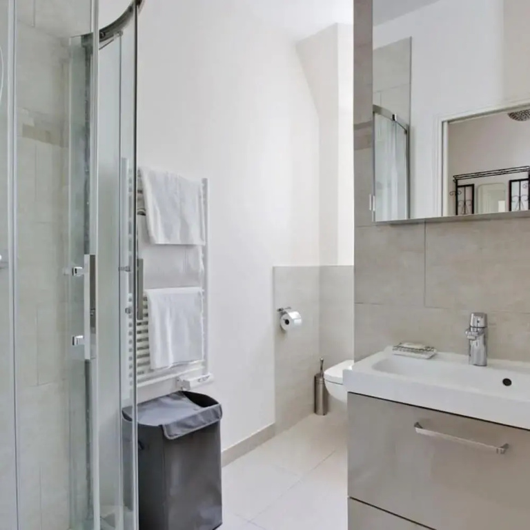 Eiffel Market Charming 2 Bed Apt Near Invalides