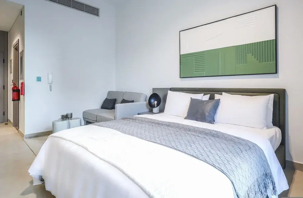 Elite LUX Holiday Homes - Modern Studio in MAG City Dubai