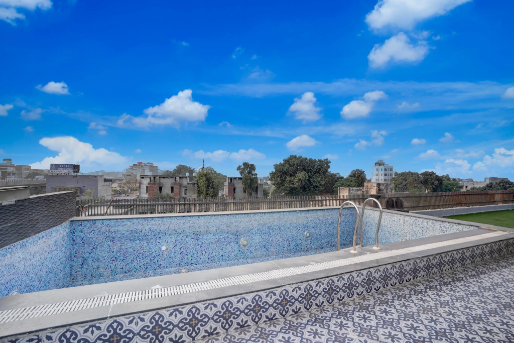 Super Townhouse by OYO Red Cross Amritsar Formerly Amar Villa