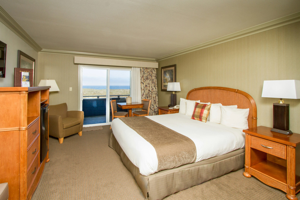 Surf and Sand Lodge