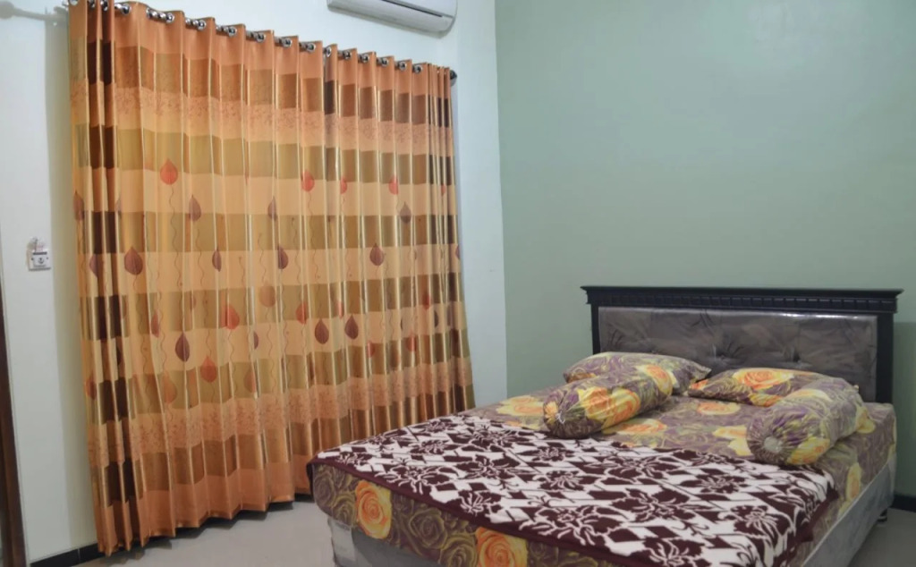 Hotel Ratna