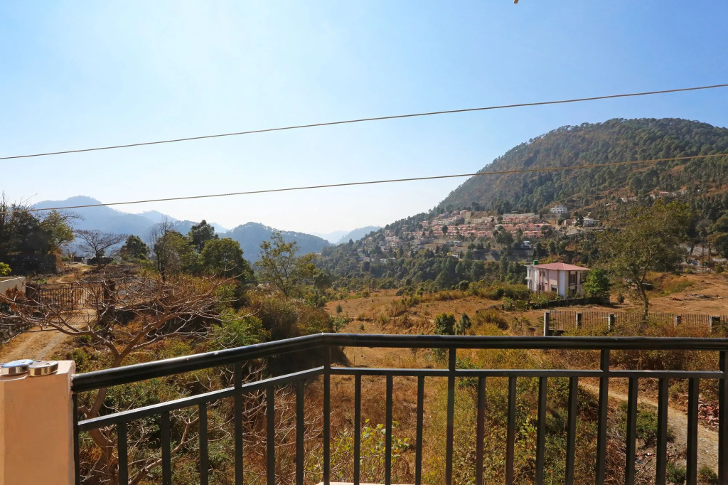 OYO 11726 Home Cozy 2BHK Valley View