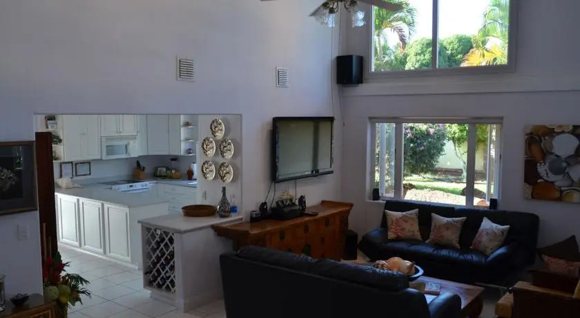 Lahaina Gate House