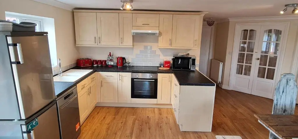 Sherwood Bungalow 3 Bedroom Entire Property