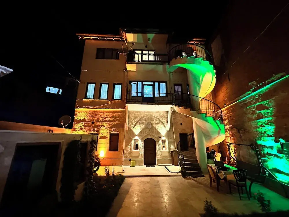 Uluyol Stone House