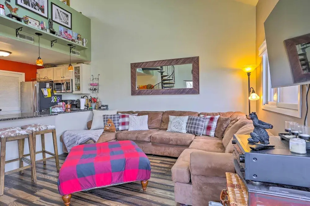 Mountain Creek Condo w/ Grill: Walk to Lifts!