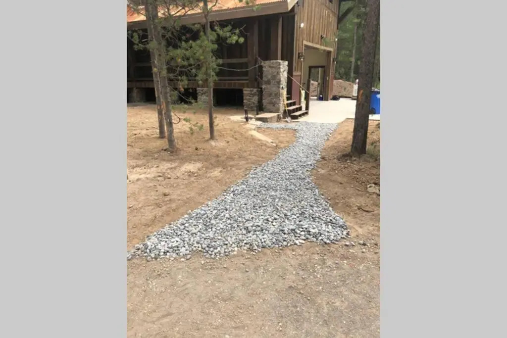 Yellowstone Crossing Lodge