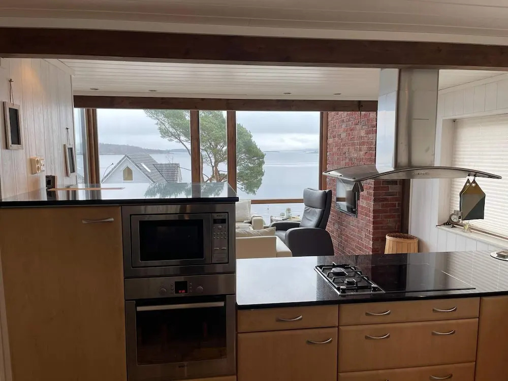 6 person holiday home in MOSTERHAMN