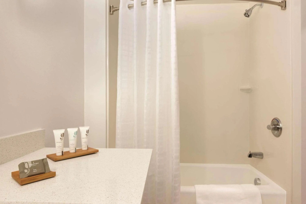Country Inn & Suites by Radisson, Madison Southwest, WI