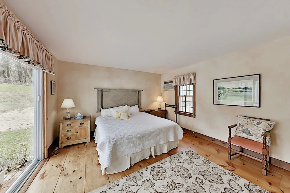 Timeless Cape Near Cold Storage Beach 4 Bedroom Home