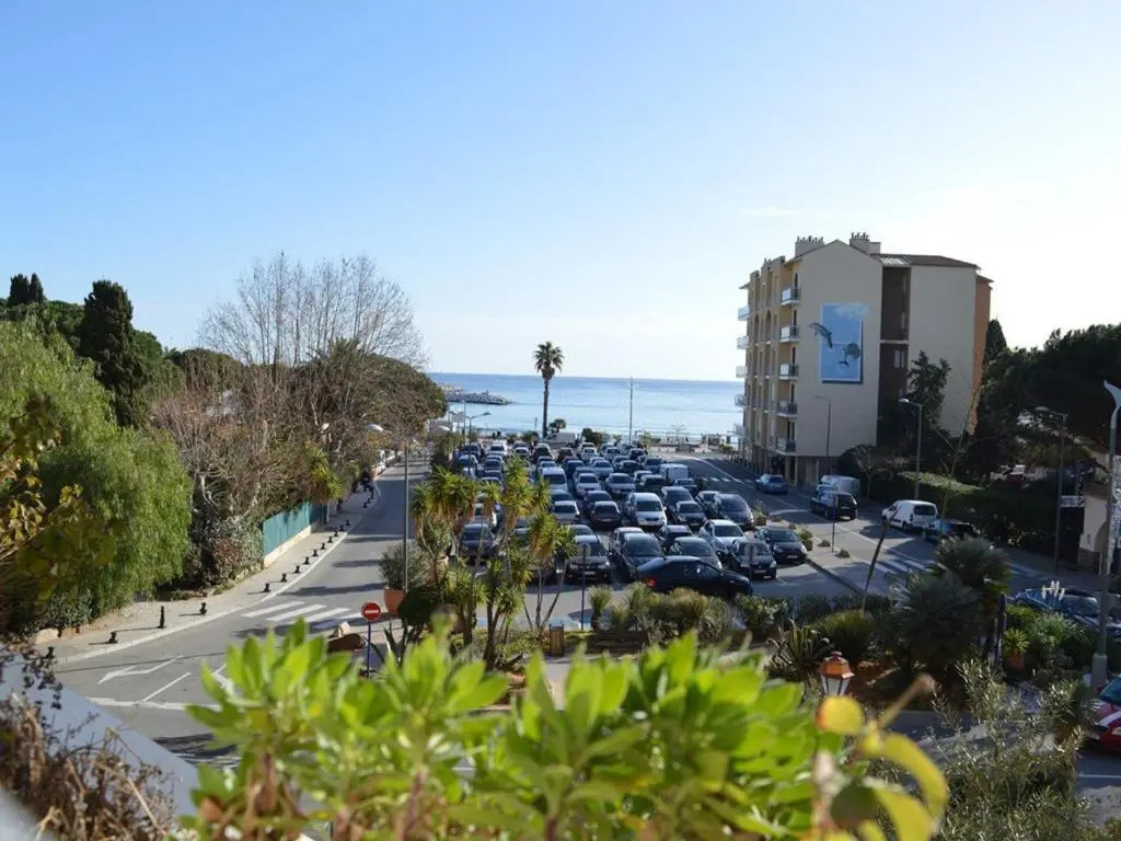 Appartement Le Lavandou, 2 pièces, 4 personnes - FR-1-251-218