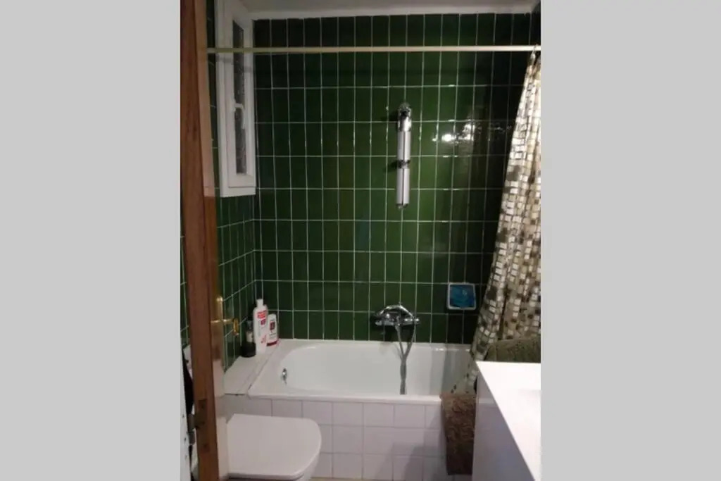 Apartament a Roses. Terrassa i piscina comunitaria