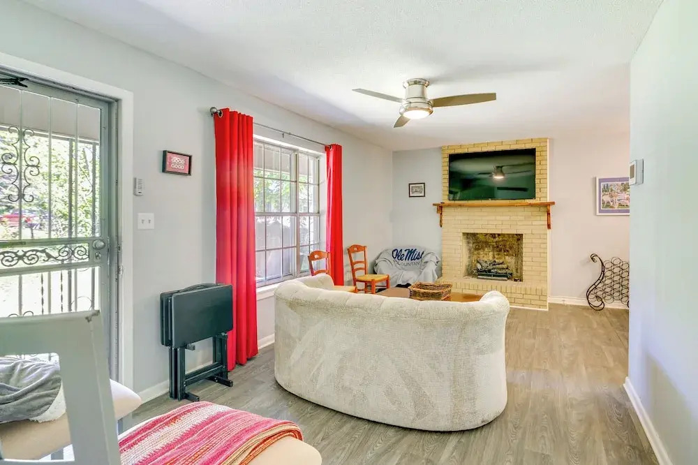 Quaint Oxford Home ~ 2 Mi to Ole Miss & The Grove!