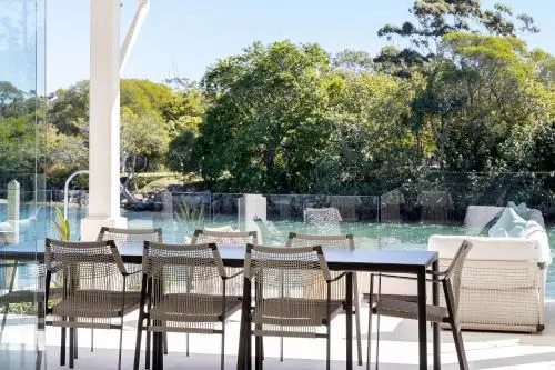 Iluka, Luxurious Riverfront Retreat