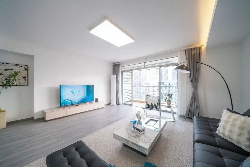 Tyms 3BR 2BA Apt near Xujiahui Metro