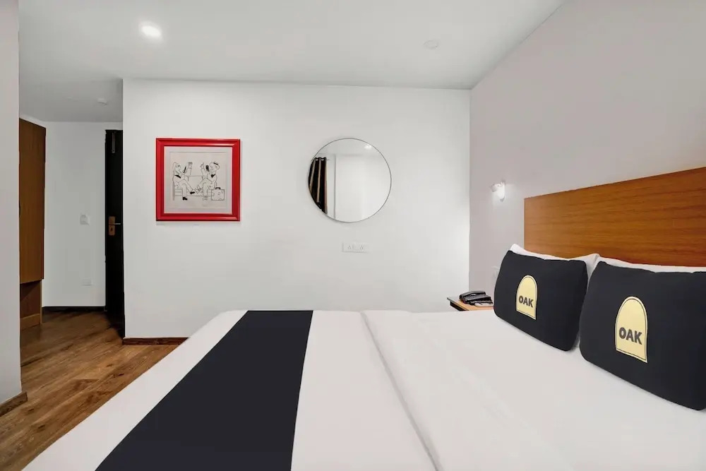 Hotel Woodland Suites Near Delhi Airport