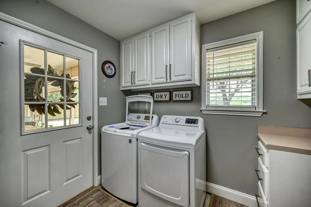 Adorable Haus With Fire Pit! - 1 Mile to Main St!