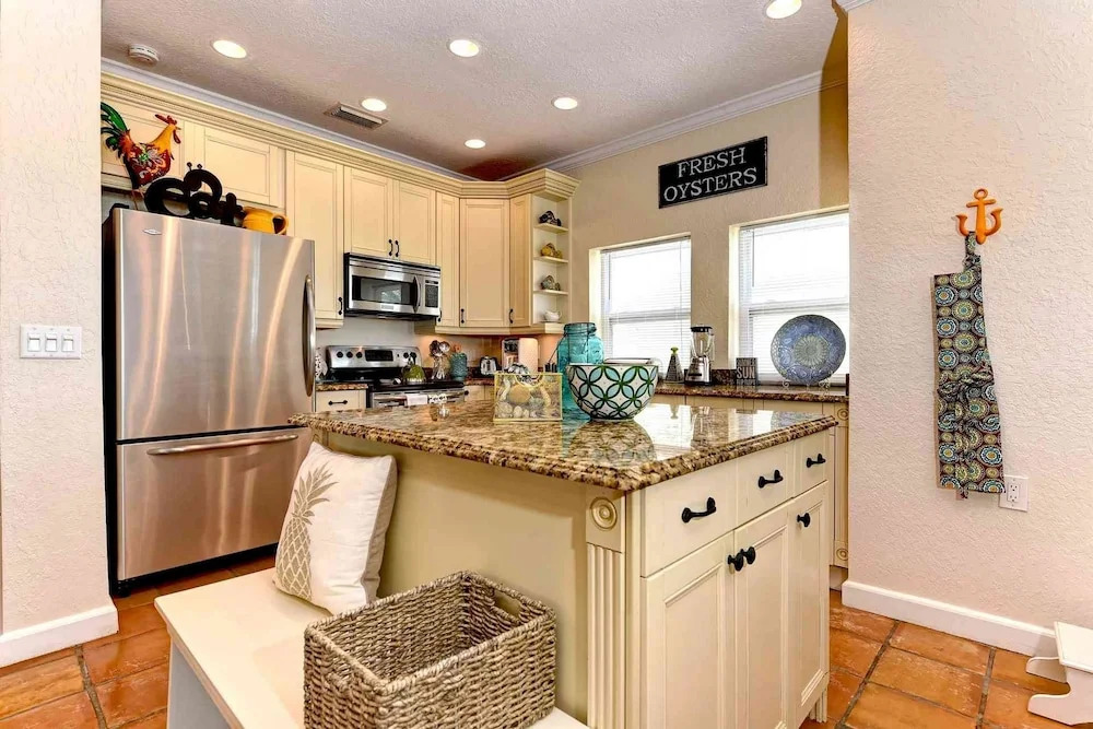 Sunset Point Apartment 4
