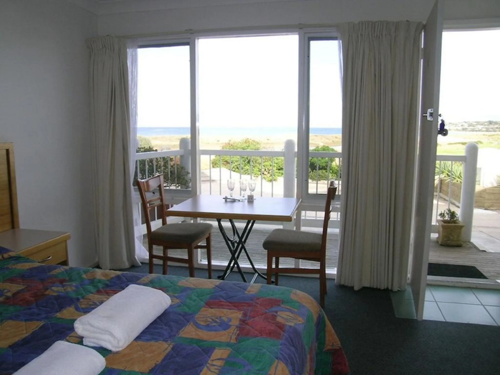A Great Ocean View Motel