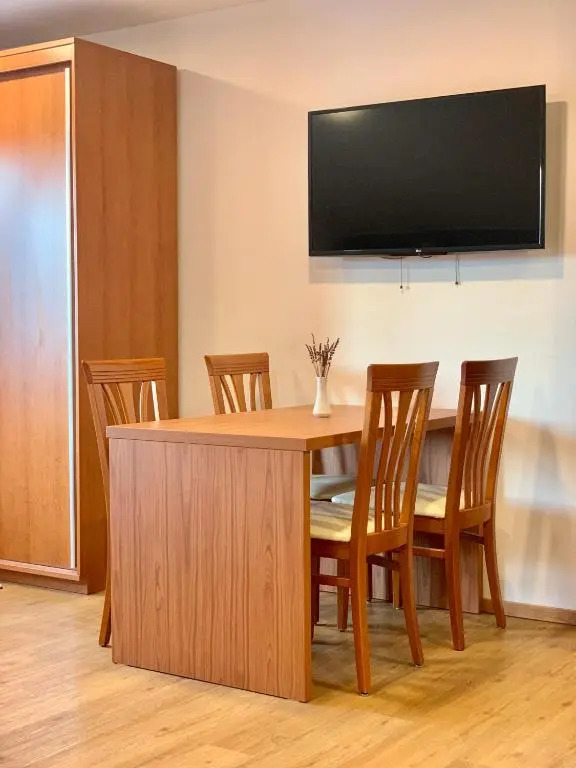 Stara lipa Tašner Rooms with Free Parking & Kitchen & Garage