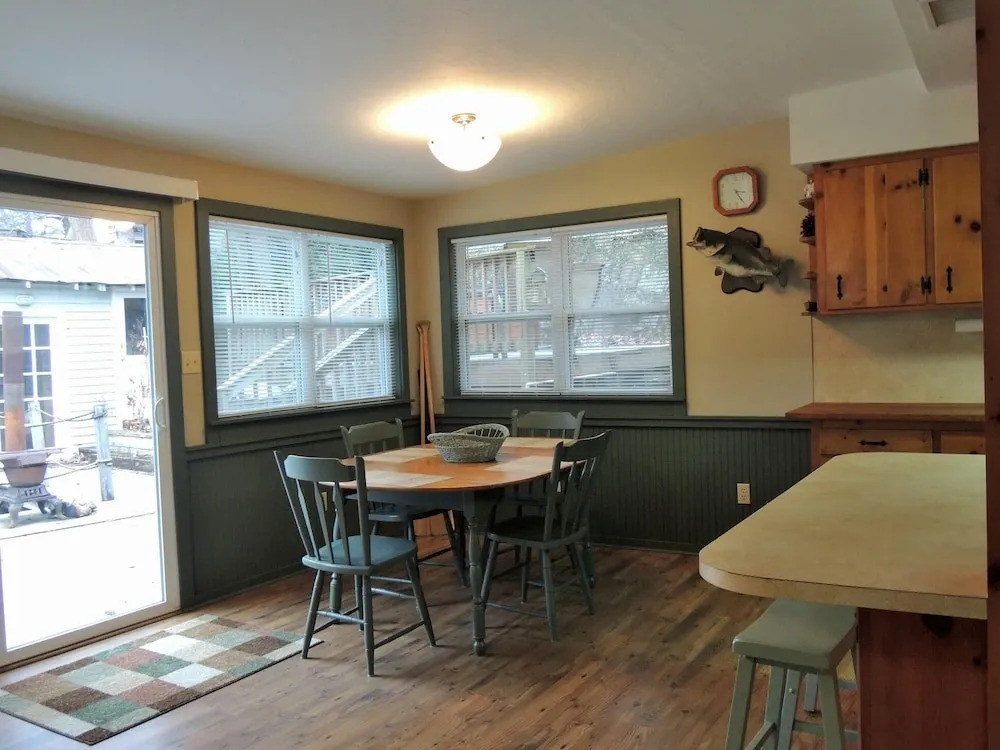 Grey Log #383358 - 1 Br Home