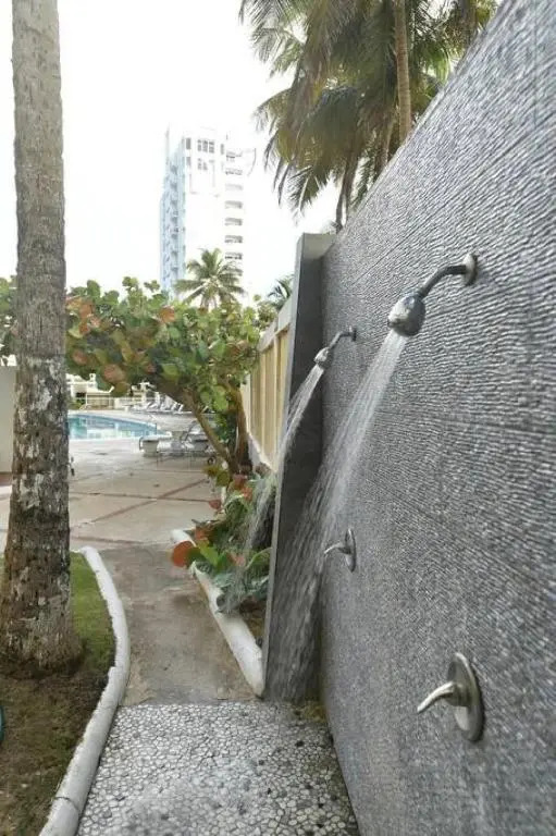 KASA Blue Ocean - 2 bed 2 bath for 4 OCEAN VIEW BALCONY BEACHFRONT CONDO POOL