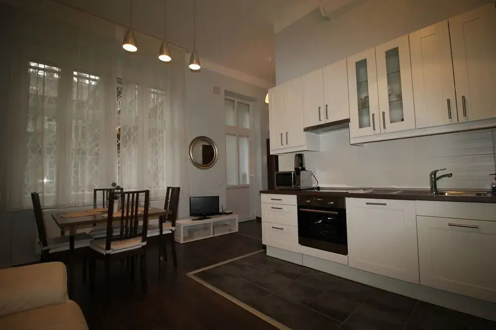 Broadway Apartment near Opera