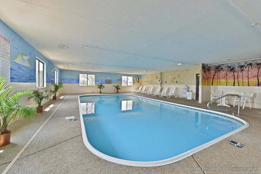 Holiday Inn Express & Suites Evansville North by IHG