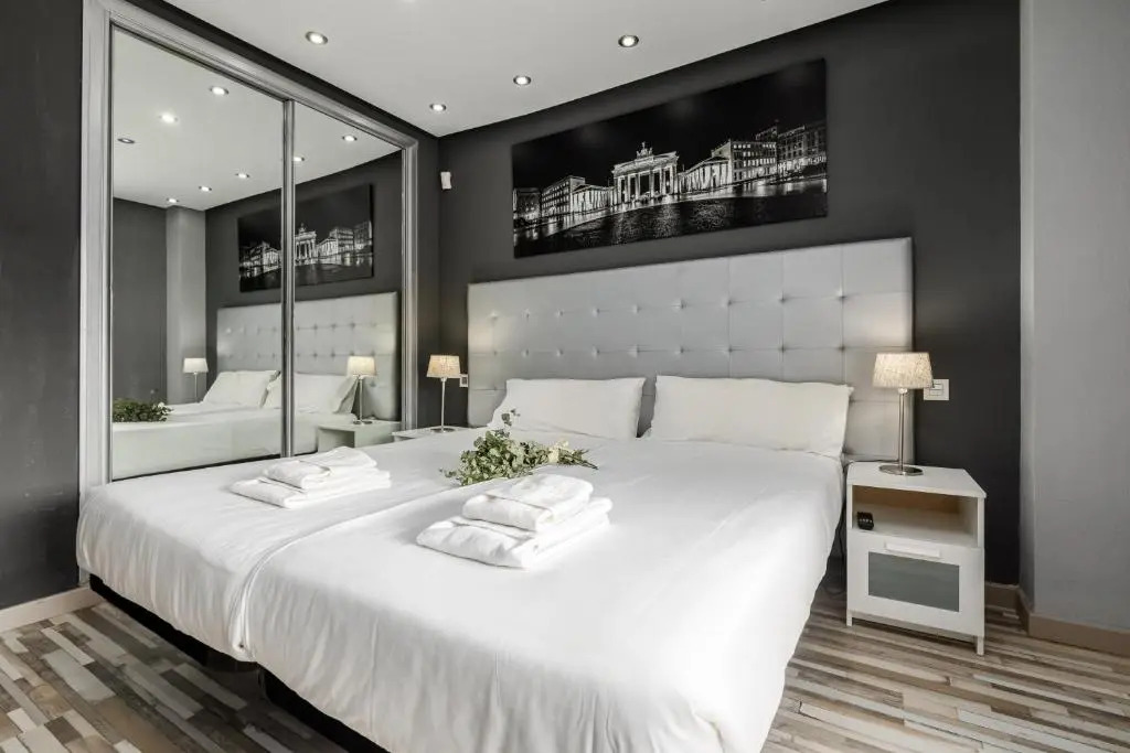 Trendy Apt. Puerto Banús (Free Parking & Pool) - RDR208