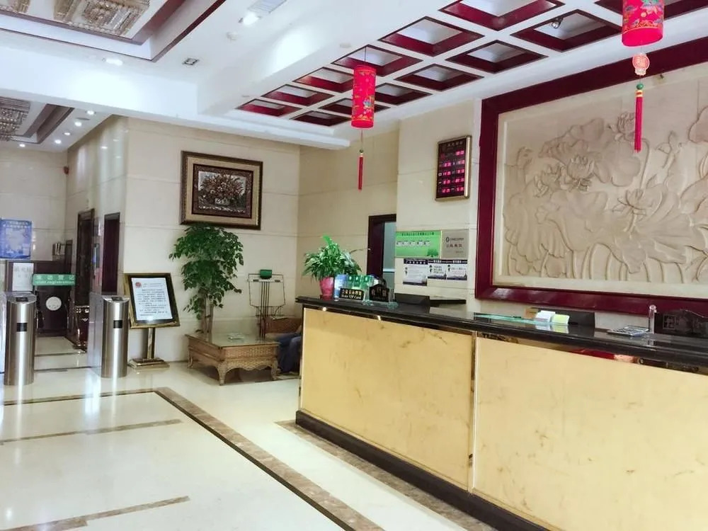 Lucky Hotel