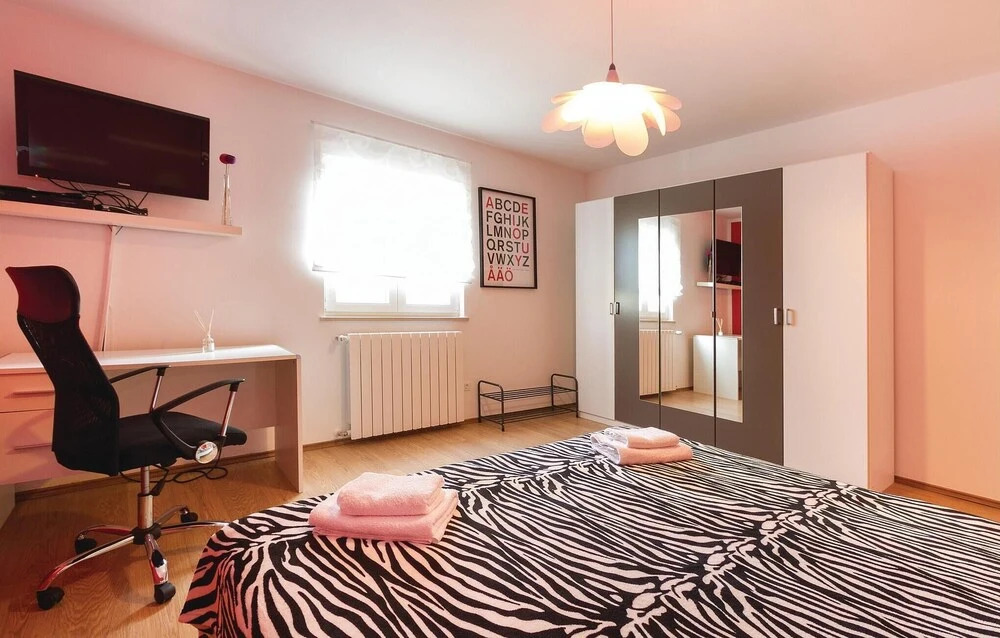 Awesome Home in Rovinj with Hot Tub, WiFi & 2 Bedrooms