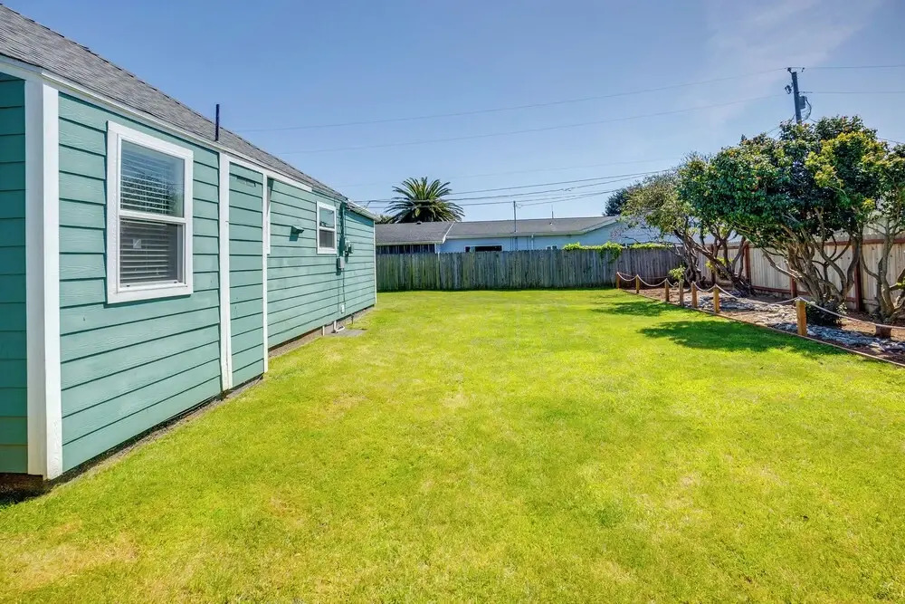 Walk to Gold Beach: Charming Cottage w/ Yard!