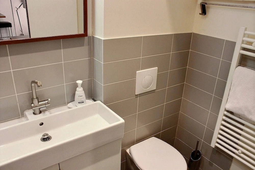 S05003 - Sophisticated Studio for 2 People in the Latin Quarter