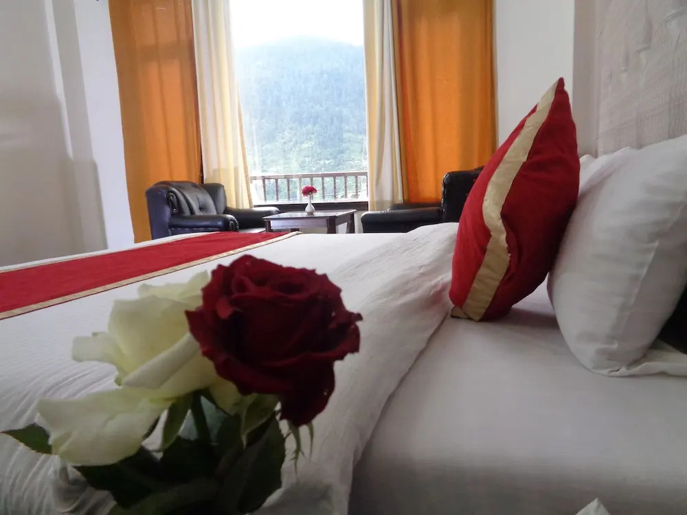 Apple Crescent Resorts