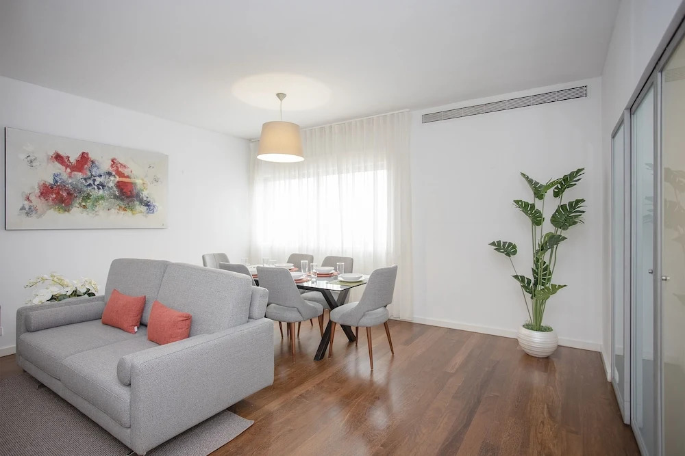 Liiiving - Light Trendy Apartment