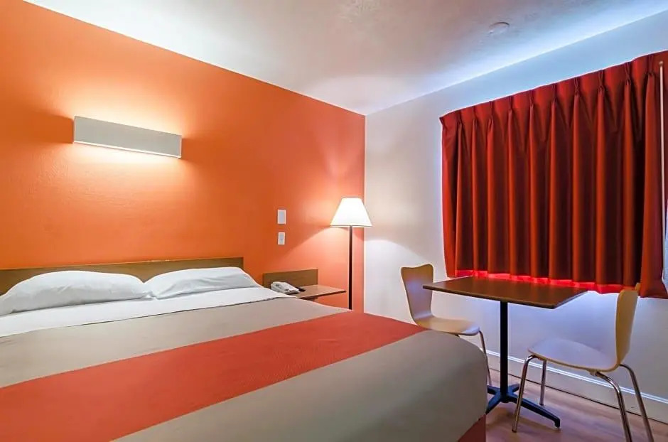 Motel 6 Emporia