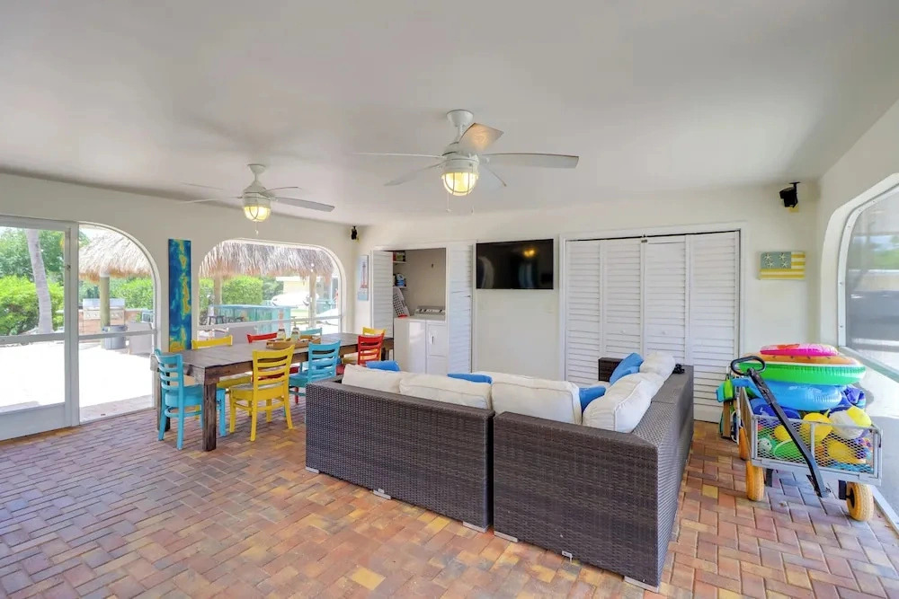 Walk to Beach: Waterfront Home in Marathon