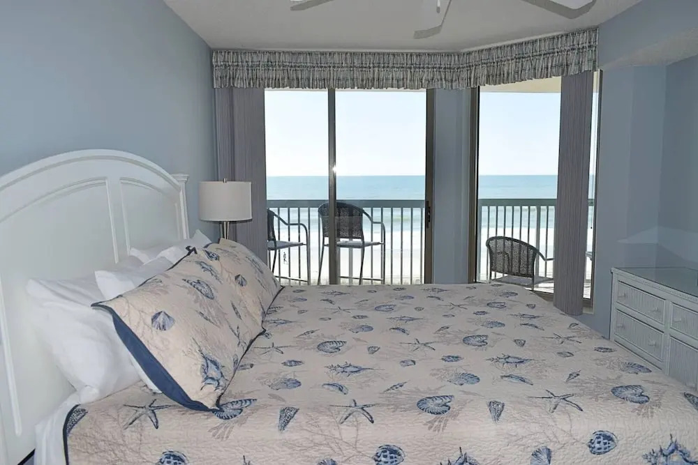 Emerald Cove Ii 4b 3 Bedroom Condo by RedAwning, North Myrtle Beach