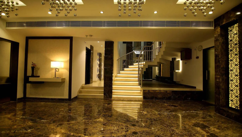 Hotel The Prime Balaji Deluxe, City Centre, With Free Airport Pickup